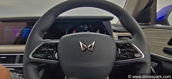 210 bhp കരുത്തിൽ വിപണിയിൽ എത്താനൊറുങ്ങി Mahindra XUV900 കൂപ്പെ എസ്യുവി