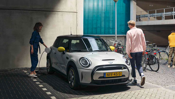ഇലക്ട്രിക്കിലേക്ക് ചേക്കേറാന് Mini; Cooper SE-യുടെ പ്രീ-ബുക്കിംഗ് ആരംഭിച്ചു