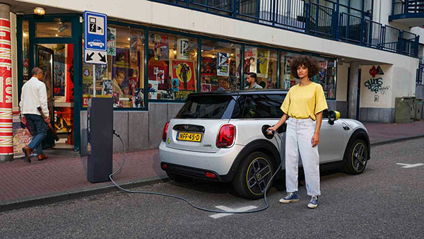 ഇലക്ട്രിക്കിലേക്ക് ചേക്കേറാന് Mini; Cooper SE-യുടെ പ്രീ-ബുക്കിംഗ് ആരംഭിച്ചു