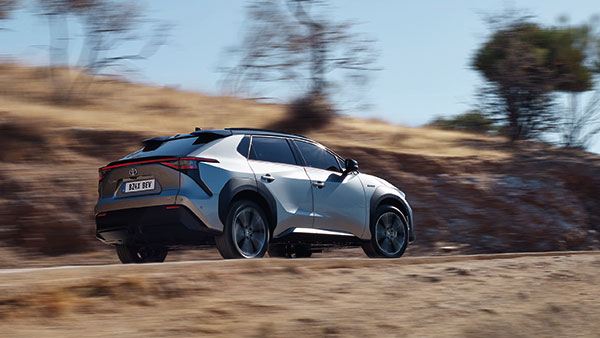 ഇലക്ട്രിക് എസ്യുവിയെ വെളിപ്പെടുത്തി Toyota; bZ4x-നെ പരിചയപ്പെടാം