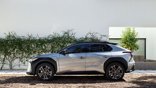 ഇലക്ട്രിക് എസ്യുവിയെ വെളിപ്പെടുത്തി Toyota; bZ4x-നെ പരിചയപ്പെടാം