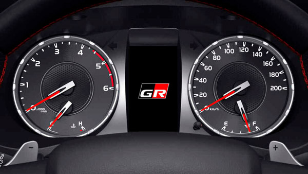 കൂടുതൽ സുന്ദരനാക്കി, Hilux പിക്കപ്പ് ട്രക്കിന് GR സ്പോർട്ട് എഡിഷൻ സമ്മാനിച്ച് Toyota