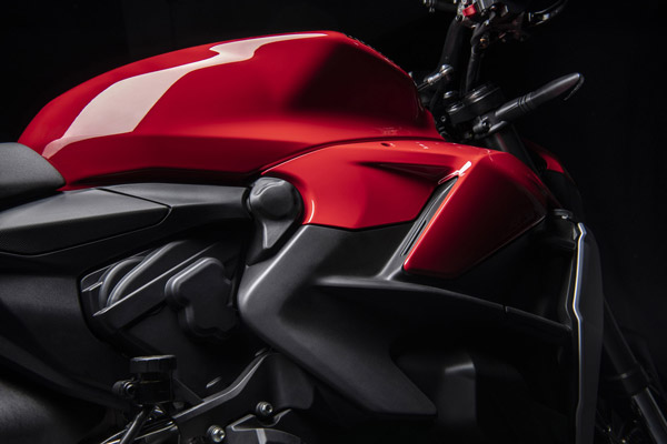 Streetfighter V2 അവതരിപ്പിച്ച് Ducati; 2022 ഓടെ ഇന്ത്യയിലേക്കും