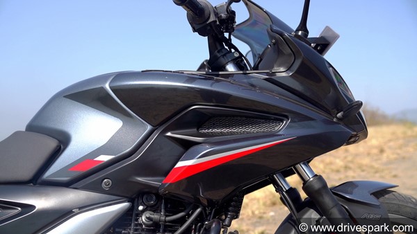 പള്സര് ശ്രേണിയിലെ പുതുമുറക്കാരന്; Bajaj Pulsar F250 റിവ്യൂ വിശേഷങ്ങള് ഇങ്ങനെ