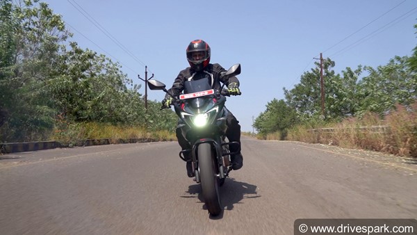 പള്സര് ശ്രേണിയിലെ പുതുമുറക്കാരന്; Bajaj Pulsar F250 റിവ്യൂ വിശേഷങ്ങള് ഇങ്ങനെ