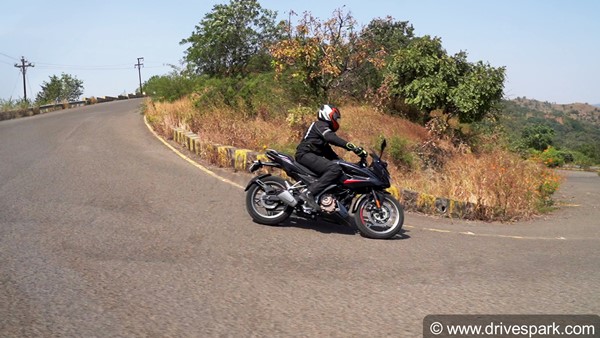 പള്സര് ശ്രേണിയിലെ പുതുമുറക്കാരന്; Bajaj Pulsar F250 റിവ്യൂ വിശേഷങ്ങള് ഇങ്ങനെ