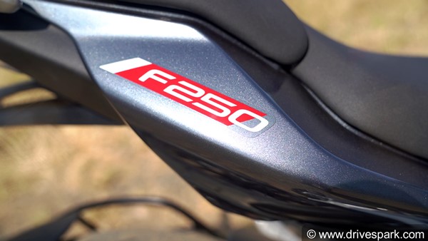 പള്സര് ശ്രേണിയിലെ പുതുമുറക്കാരന്; Bajaj Pulsar F250 റിവ്യൂ വിശേഷങ്ങള് ഇങ്ങനെ