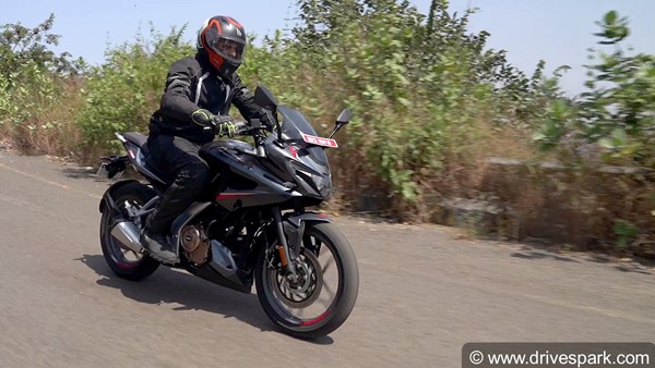 പള്സര് ശ്രേണിയിലെ പുതുമുറക്കാരന്; Bajaj Pulsar F250 റിവ്യൂ വിശേഷങ്ങള് ഇങ്ങനെ