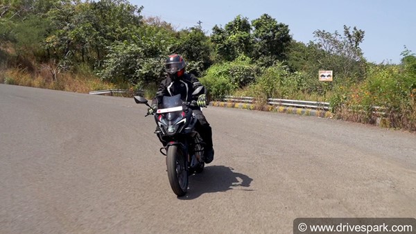പള്സര് ശ്രേണിയിലെ പുതുമുറക്കാരന്; Bajaj Pulsar F250 റിവ്യൂ വിശേഷങ്ങള് ഇങ്ങനെ