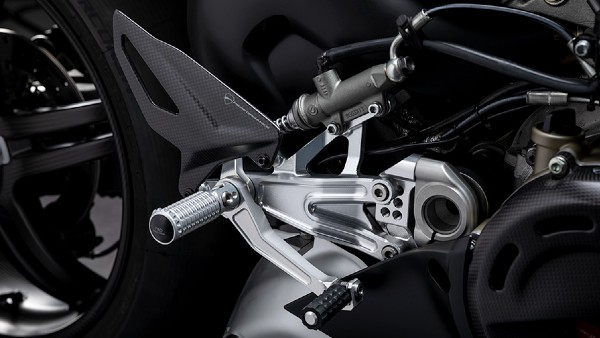 Panigale V4 SP രാജ്യത്ത് അവതരിപ്പിച്ച് Ducati; വില 36 ലക്ഷം രൂപ