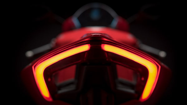 Panigale V4 SP രാജ്യത്ത് അവതരിപ്പിച്ച് Ducati; വില 36 ലക്ഷം രൂപ