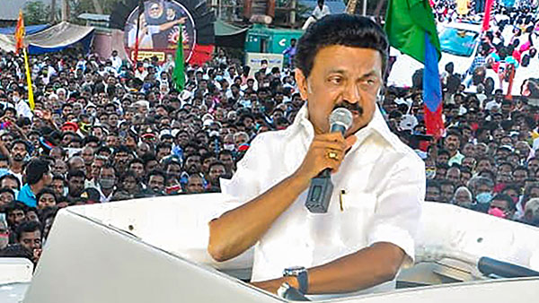 സ്റ്റാലിന്റെ യാത്ര ഇനി ലാൻഡ് റോവർ ഡിഫെൻഡർ എസ്യുവിയിൽ