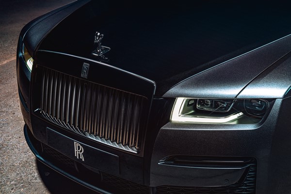 പത്തല്ല നൂറല്ല! 2022 Ghost Black Badge -ന് 44,000 കളർ ഓപ്ഷനുകൾ വാഗ്ദാനം ചെയ്ത് Rolls Royce