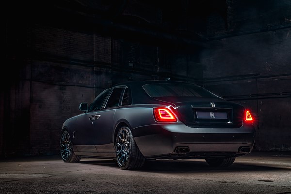 പത്തല്ല നൂറല്ല! 2022 Ghost Black Badge -ന് 44,000 കളർ ഓപ്ഷനുകൾ വാഗ്ദാനം ചെയ്ത് Rolls Royce