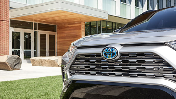 ആഗോള വിപണിയില് വന് ഹിറ്റാണ്! Toyota RAV4 എസ്യുവിയെ കാത്ത് ഇന്ത്യന് വിപണിയും