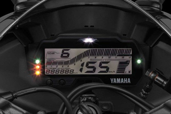 Find Here Chnages And Similarities In New Yamaha R15S V3 Vs R15 V4
