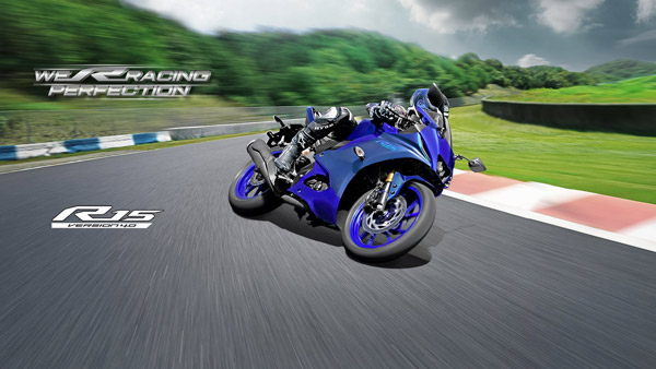 Find Here Chnages And Similarities In New Yamaha R15S V3 Vs R15 V4