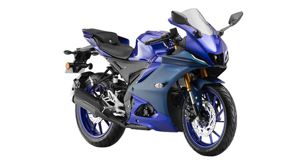Find Here Chnages And Similarities In New Yamaha R15S V3 Vs R15 V4