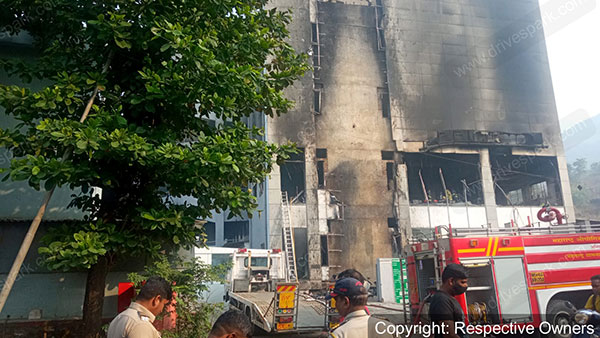 ഷോറൂമിലുണ്ടായത് വന് തീപിടിത്തം; 40-45 ബിഎംഡബ്ല്യു കാറുകള് കത്തിനശിച്ചു