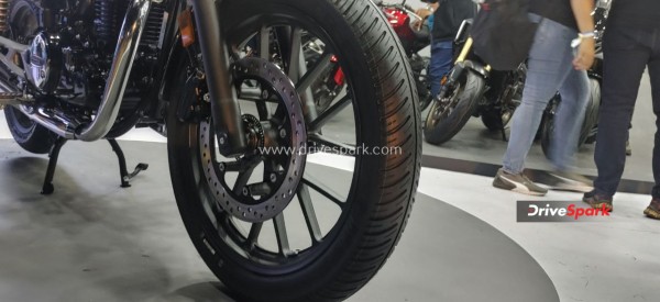 വാർഷകാഘോഷം, ഹൈനസ് CB350 മോഡലിന്റെ ആനിവേഴ്സറി എഡിഷനുമായി ഹോണ്ട