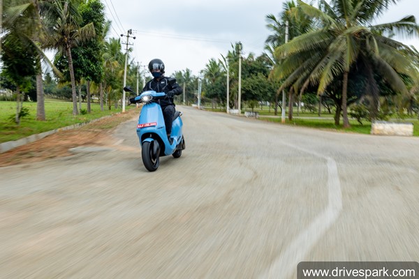 ഇന്ന് മുതല് നിരത്തുകളില് ഇനി Ola ഇലക്ട്രിക്കും; ആദ്യബാച്ച് ഡെലിവറി ആരംഭിച്ചു