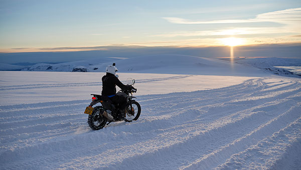 പുതുചരിത്രം കുറിക്കാന് Royal Enfield; റൈഡർ സന്തോഷ് വിജയ് കുമാറുമായുള്ള അഭിമുഖം