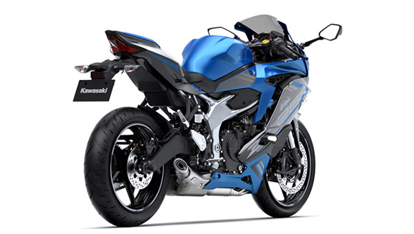 2022 മോഡൽ Ninja ZX-25R സൂപ്പർസ്പോർട്ട് മോട്ടോർസൈക്കിളിനെ അവതരിപ്പിച്ച് Kawasaki
