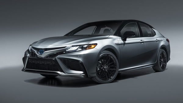 മുഖംമിനുക്കി Toyota Camry ഹൈബ്രിഡും വിപണിയിൽ; വില 41.70 ലക്ഷം രൂപ