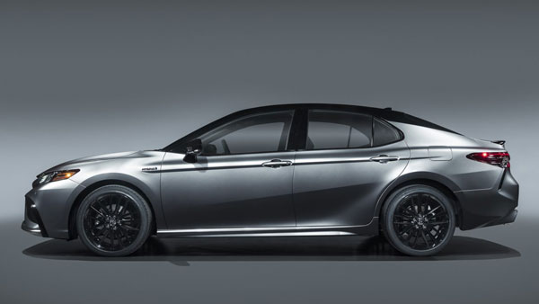 മുഖംമിനുക്കി Toyota Camry ഹൈബ്രിഡും വിപണിയിൽ; വില 41.70 ലക്ഷം രൂപ