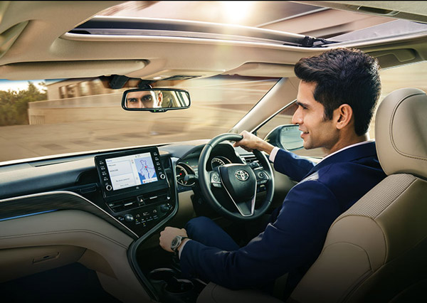 മുഖംമിനുക്കി Toyota Camry ഹൈബ്രിഡും വിപണിയിൽ; വില 41.70 ലക്ഷം രൂപ
