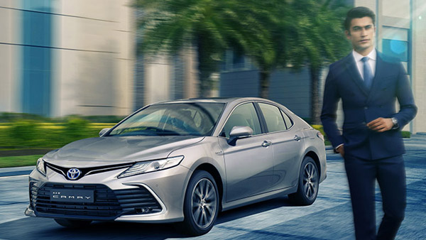 മുഖംമിനുക്കി Toyota Camry ഹൈബ്രിഡും വിപണിയിൽ; വില 41.70 ലക്ഷം രൂപ