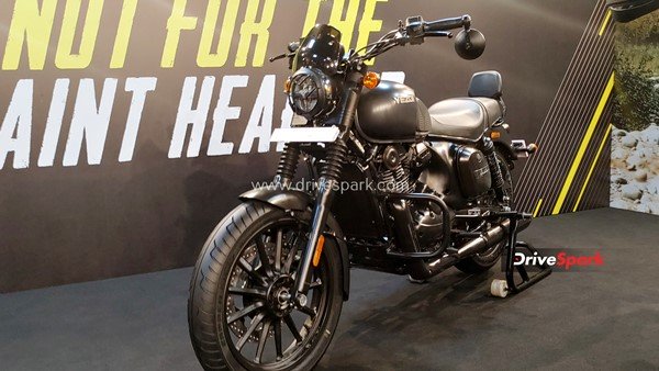 Jawa Vs Yezdi Roadster; എഞ്ചിന്, ഫീച്ചര്, ഡിസൈന് വ്യത്യാസങ്ങള് ഇങ്ങനെ