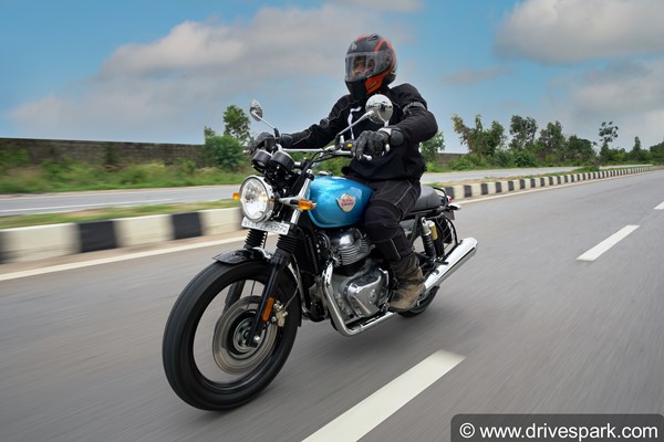 ഇരുചക്രവാഹനം ഓടിക്കുമ്പോള് നടുവേദന എങ്ങനെ കുറയ്ക്കാം; കുറച്ച് ടിപ്സുകള് ഇതാ