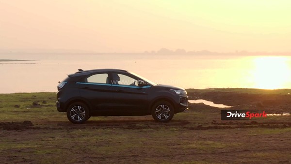 കൂടുതൽ റേഞ്ചും പെർഫോമൻസും, അറിയാം പുതിയ Nexon EV Max മോഡലിന്റെ റിവ്യൂ വിശേഷങ്ങൾ