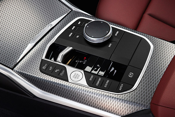 താരദമ്പതിമാർ ഇനി വേറെ ലെവൽ; Bmw M340i സ്വന്തമാക്കി ജീവയും അപർണയും