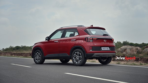 2022 Hyundai Venue വേറേ ലെവലാണ്; റിവ്യൂ വിശേഷങ്ങള് ഇതാ