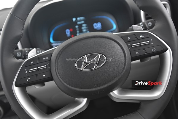 2022 Hyundai Venue വേറേ ലെവലാണ്; റിവ്യൂ വിശേഷങ്ങള് ഇതാ