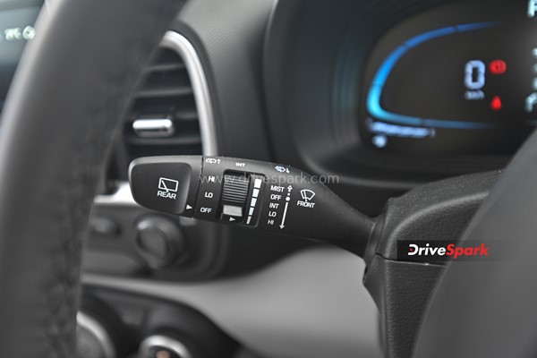 2022 Hyundai Venue വേറേ ലെവലാണ്; റിവ്യൂ വിശേഷങ്ങള് ഇതാ
