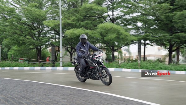 ഫണ്-ടു-റൈഡ് സ്പോര്ട്ടി കമ്മ്യൂട്ടര്; Bajaj Pulsar N160 റിവ്യൂ വിശേഷങ്ങള് ഇതാ