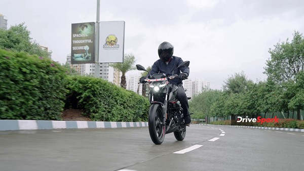 ഫണ്-ടു-റൈഡ് സ്പോര്ട്ടി കമ്മ്യൂട്ടര്; Bajaj Pulsar N160 റിവ്യൂ വിശേഷങ്ങള് ഇതാ