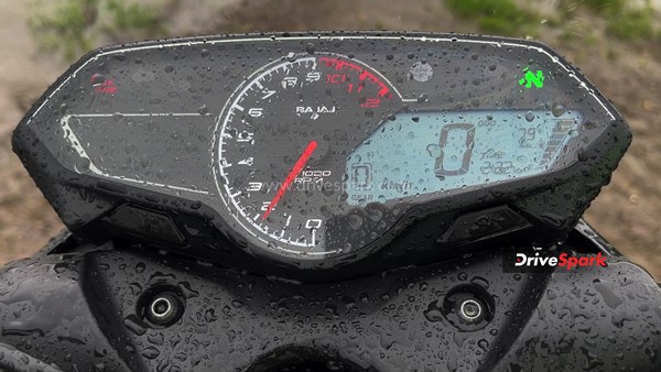 ഫണ്-ടു-റൈഡ് സ്പോര്ട്ടി കമ്മ്യൂട്ടര്; Bajaj Pulsar N160 റിവ്യൂ വിശേഷങ്ങള് ഇതാ
