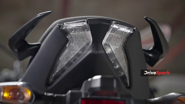 ഫണ്-ടു-റൈഡ് സ്പോര്ട്ടി കമ്മ്യൂട്ടര്; Bajaj Pulsar N160 റിവ്യൂ വിശേഷങ്ങള് ഇതാ