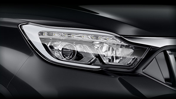 വില്പ്പന ഉയരുമെന്ന പ്രതീക്ഷയില് Mahindra; പുതിയ Alturas G4 2WD ഹൈ വേരിയന്റിലെ പ്രധാന സവിശേഷതകള്