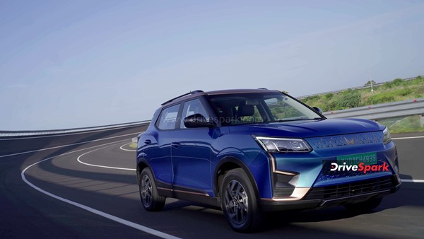 ഫണ്, ഫാസ്റ്റ്, ഫിയര്ലെസ് XUV400; മഹീന്ദ്ര ഇലക്ട്രിക് എസ്യുവി റിവ്യൂ വായിക്കാം
