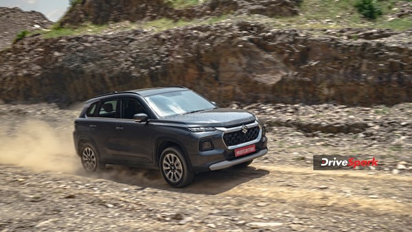 പീതാംബരൻ സാറേ...Maruti Grand Vitara ബോംബ് പൊട്ടിച്ചിട്ടുണ്ടേ! വില വിവരങ്ങൾ ഇങ്ങനെ