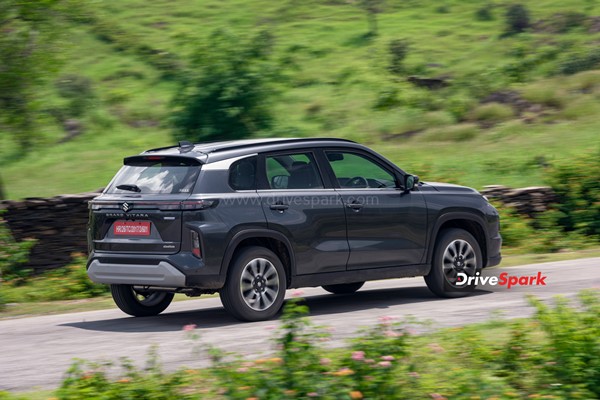 പീതാംബരൻ സാറേ...Maruti Grand Vitara ബോംബ് പൊട്ടിച്ചിട്ടുണ്ടേ! വില വിവരങ്ങൾ ഇങ്ങനെ
