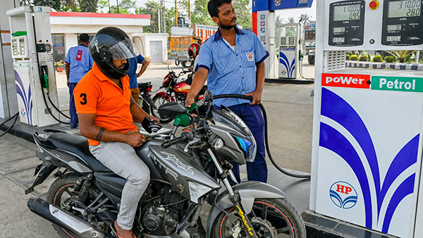 രാവിലെ വണ്ടിയില് പെട്രോള് അടിച്ചാല് നല്ല മൈലേജ് ലഭിക്കുമോ? എന്താണ് സത്യം?