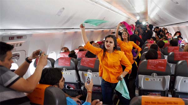 എന്തുകൊണ്ടാണ് വിമാനക്കമ്പനികള് തടിച്ച സ്ത്രീകളെ എയര്ഹോസ്റ്റസ് ആക്കാത്തതെന്നറിയാമോ? സൗന്ദര്യമല്ല കാരണം!