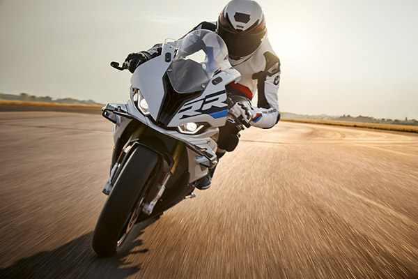 ഇവനാളിച്ചിരി മുറ്റാ... 2023 മോഡൽ S1000RR സ്പോർട്സ് ബൈക്ക് അവതരിപ്പിച്ച് BMW