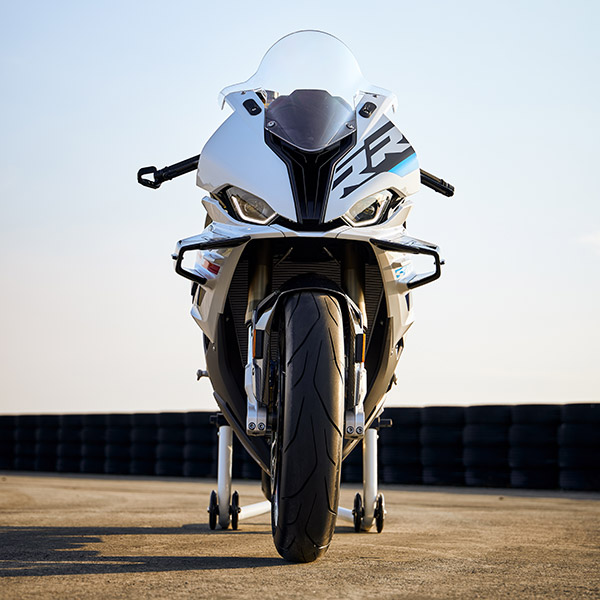 ഇവനാളിച്ചിരി മുറ്റാ... 2023 മോഡൽ S1000RR സ്പോർട്സ് ബൈക്ക് അവതരിപ്പിച്ച് BMW